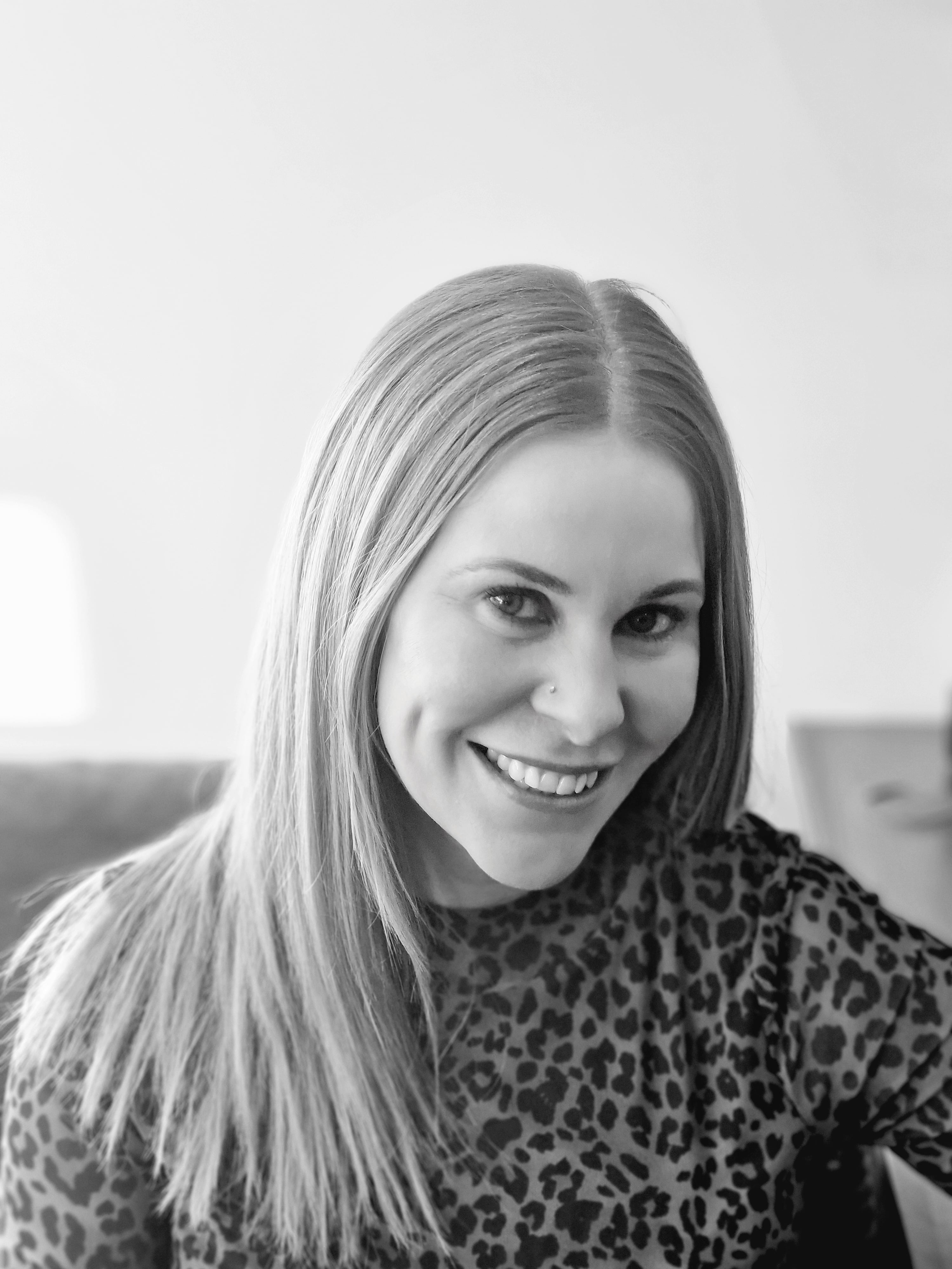 Jenny Cass headshot